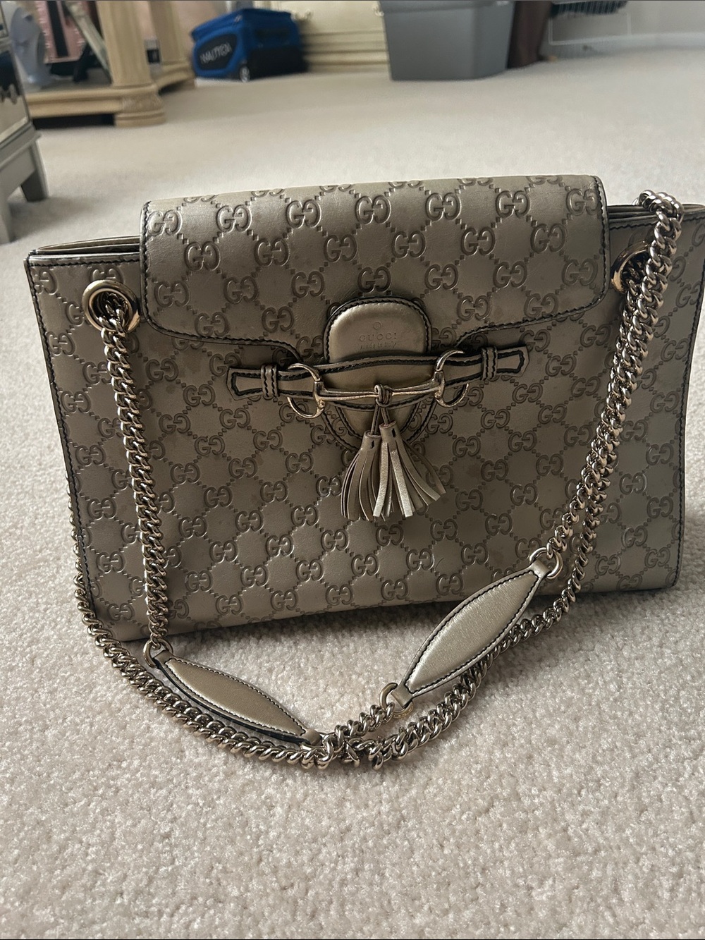Gucci Metallic Gold GG Supreme Shoulder Bag with Tassel - Picture 4 of 4